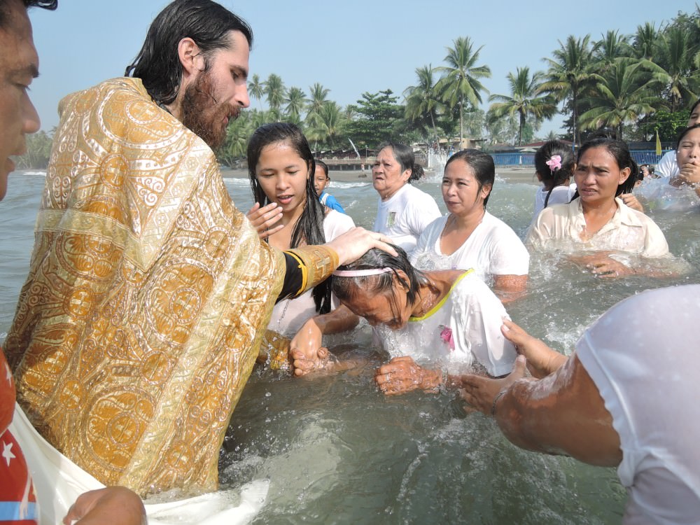 Красивая миссионер. Филиппины христианство. Христианское миссионерство. Православный миссионер.