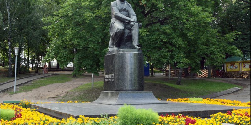 памятник тургеневу в орле