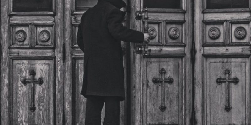 двери храма